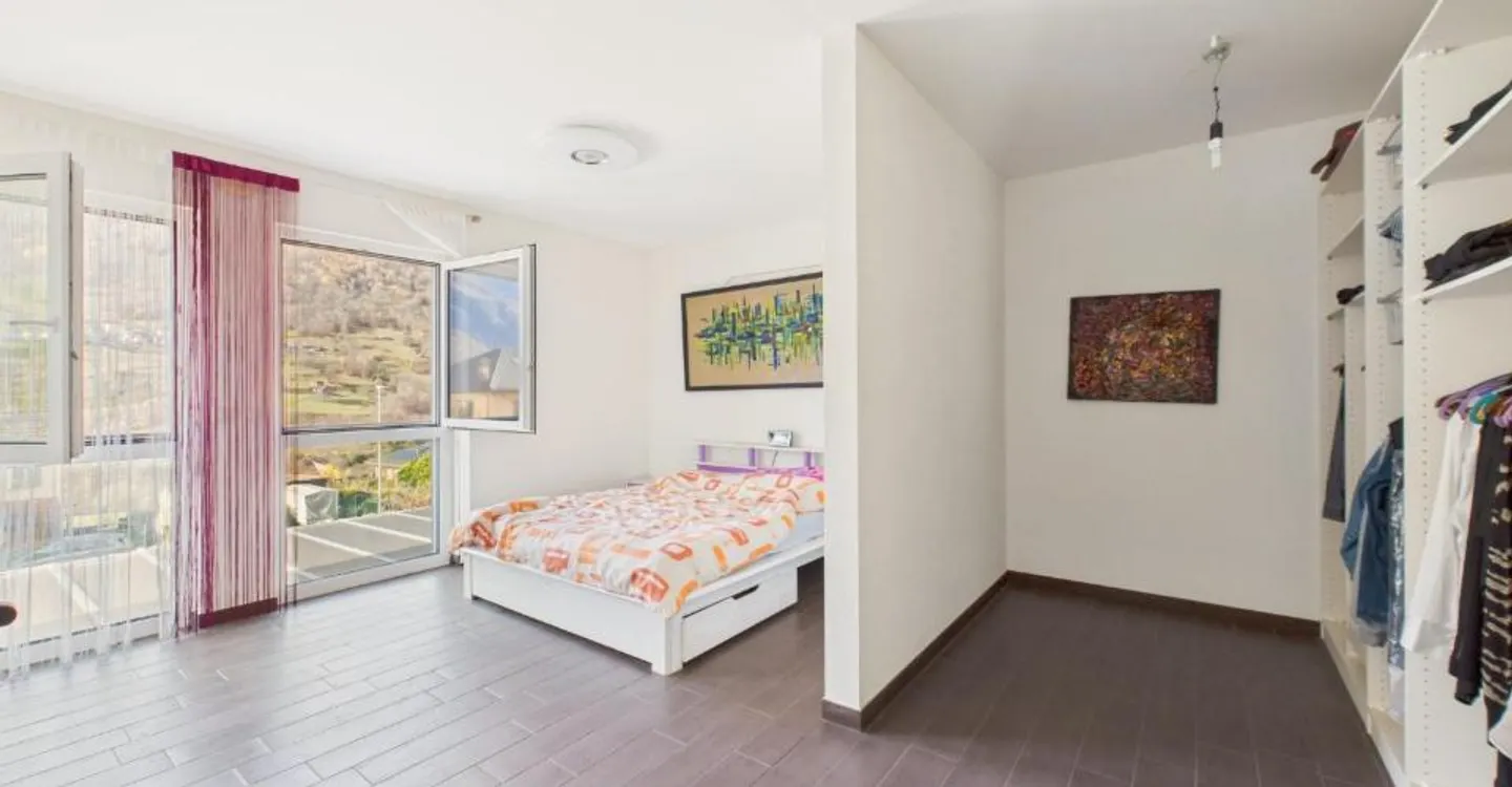 Charmante Villa in Blenio - modernes Design und großzügige Räume in malerischer Umgebung - Foto 8 von 12