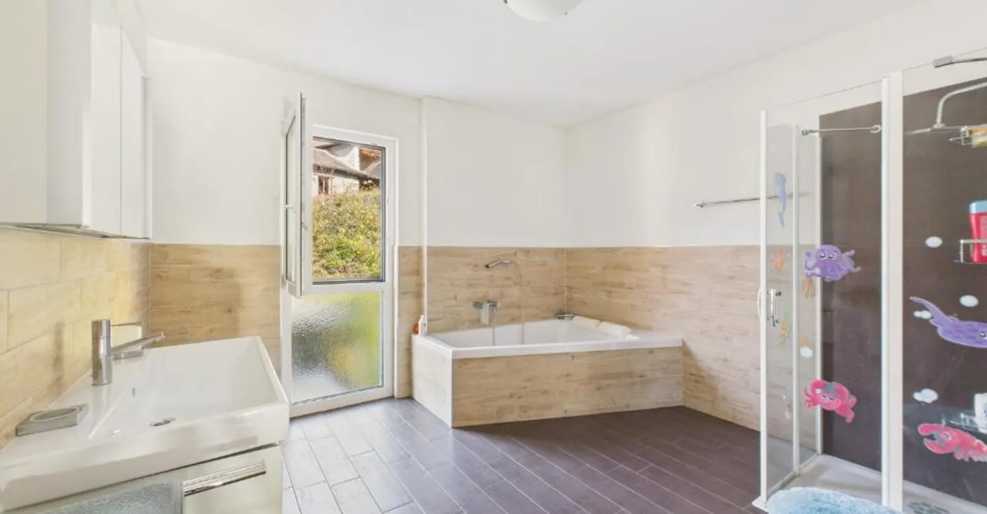 Charmante Villa in Blenio - modernes Design und großzügige Räume in malerischer Umgebung - Foto 11 von 12