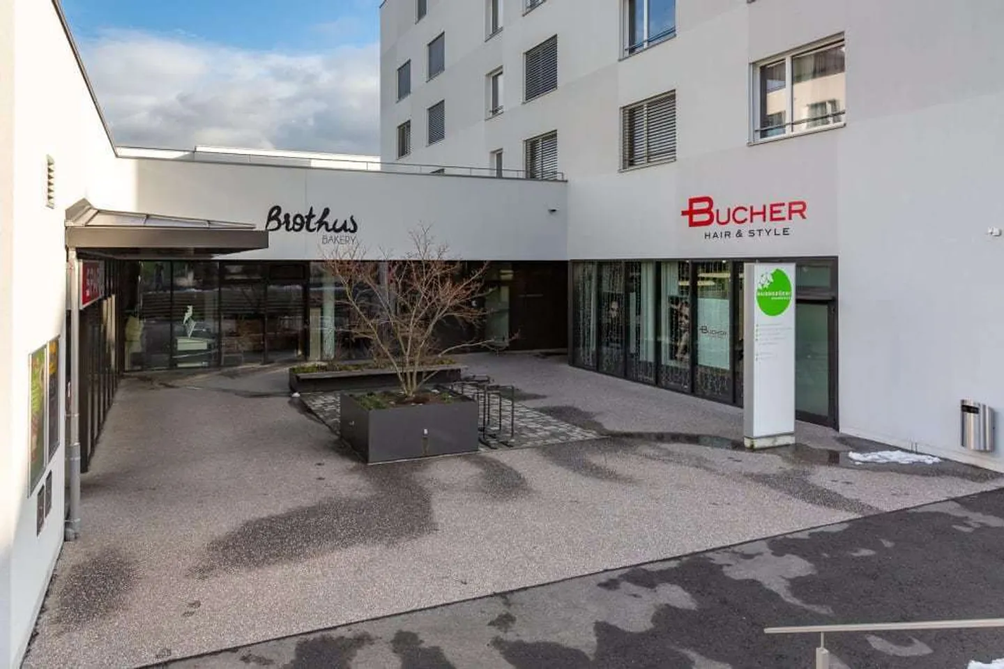 Espace de vente au centre de Maiengrüeni avec d'excellentes possibilités de stationnement - Photo 5 sur 10