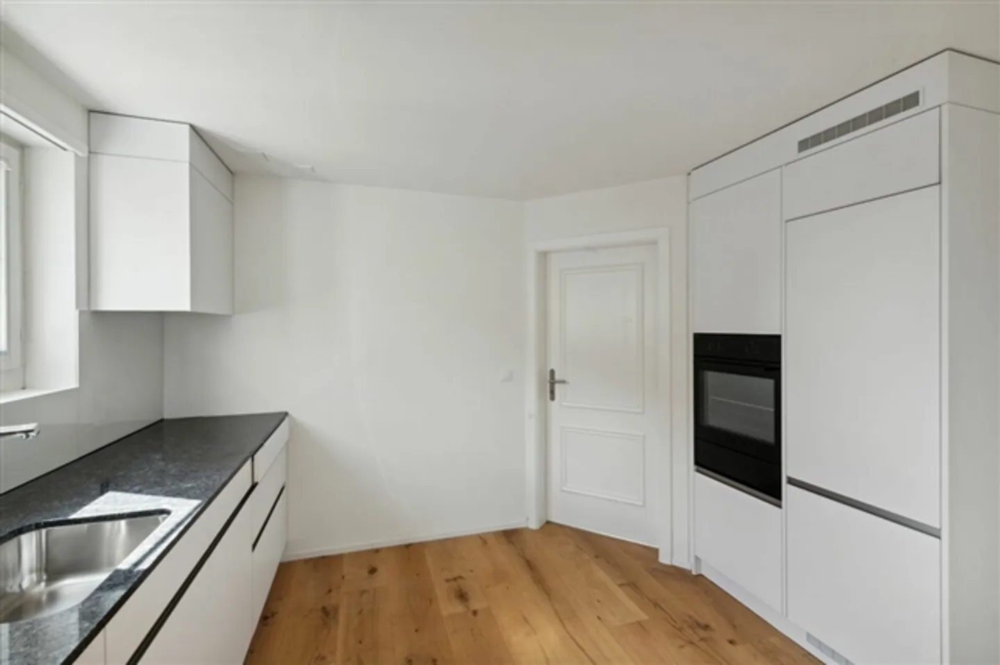 RÉNOVÉ ET BAIGNÉ DE LUMIÈRE - Photo 4 sur 11