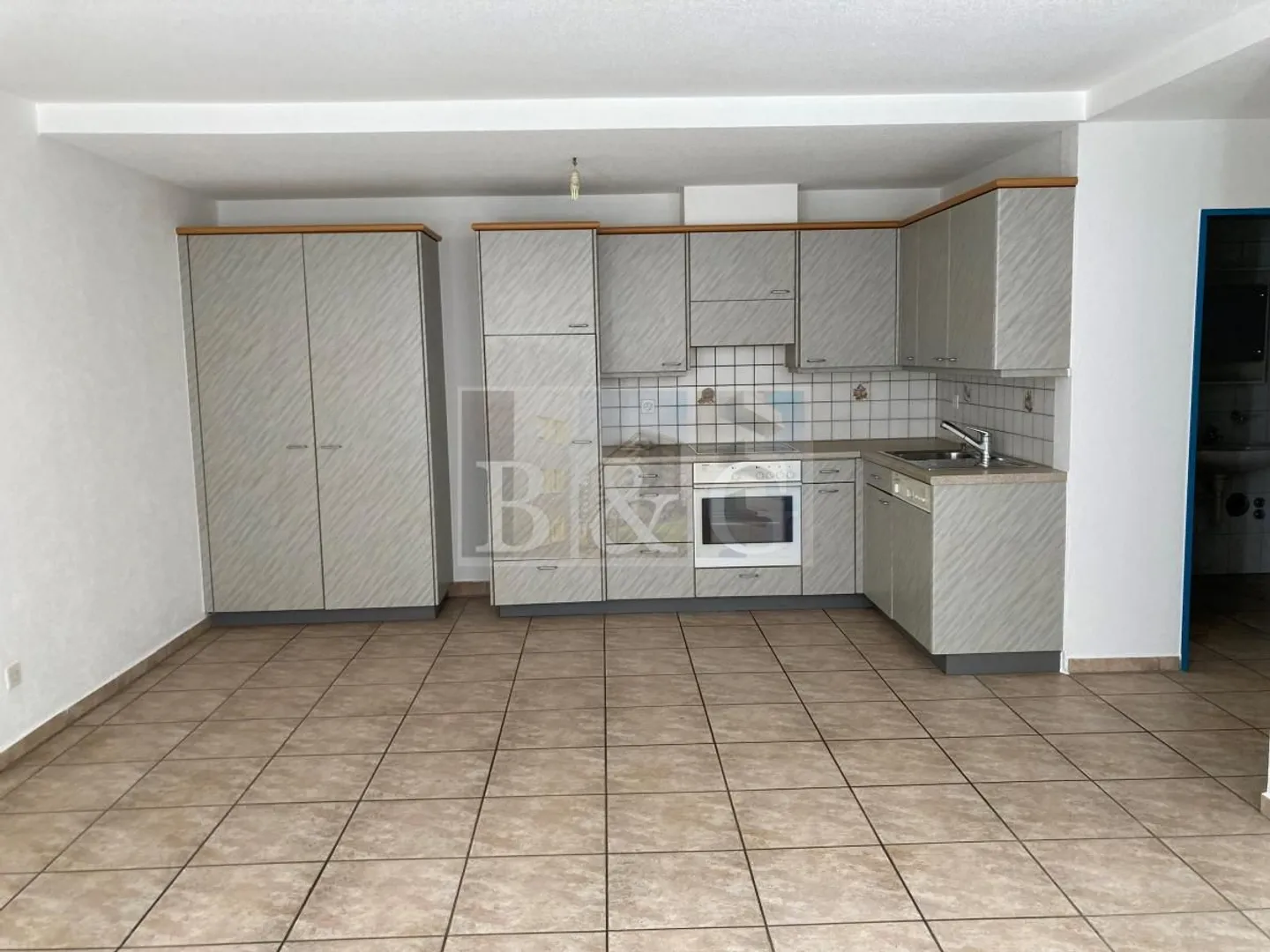 Modernes Apartment mit offener Küche - Foto 2 von 8