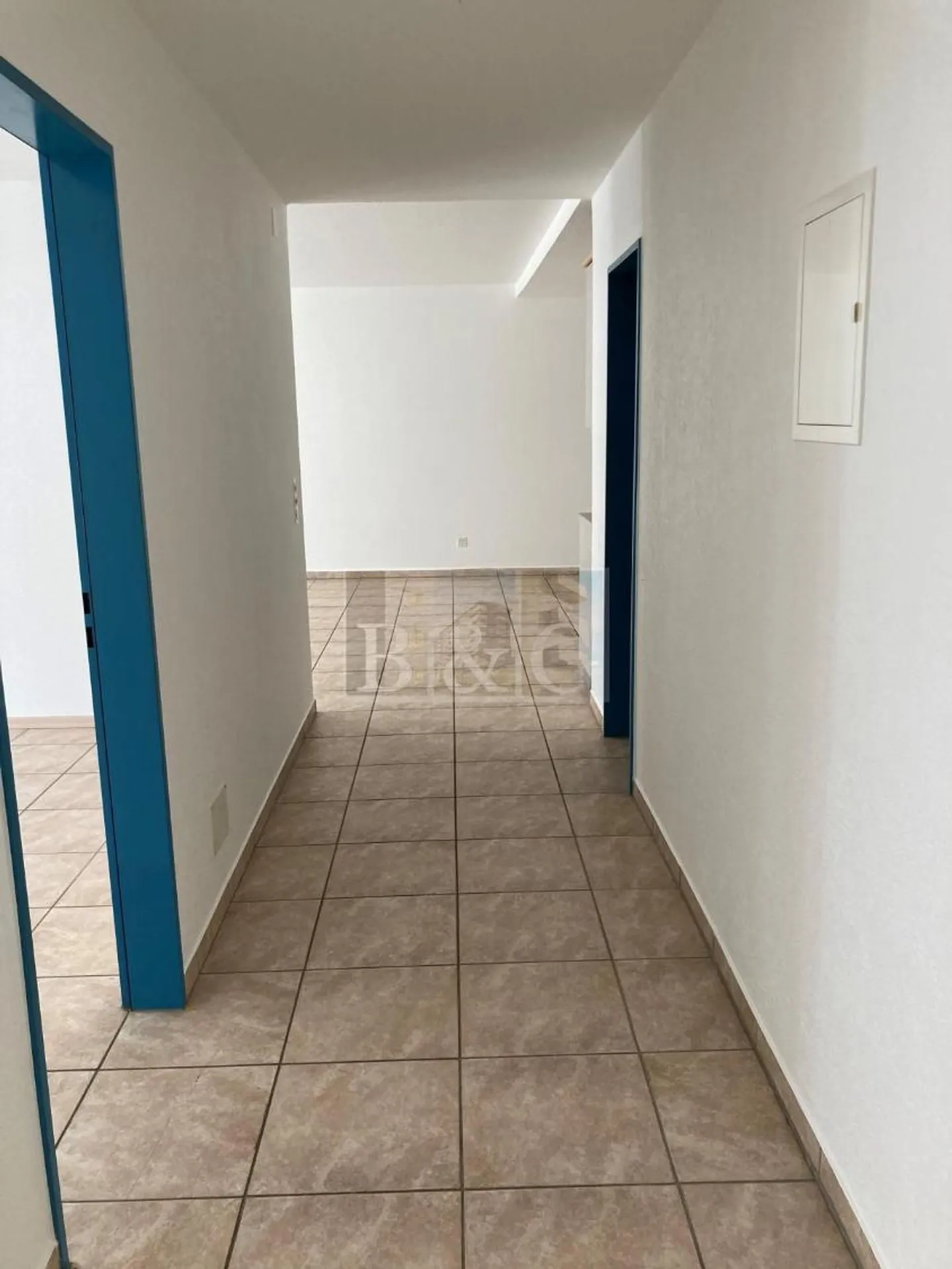 Modernes Apartment mit offener Küche - Foto 8 von 8