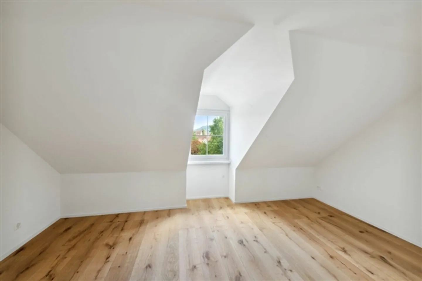 RÉNOVÉ ET BAIGNÉ DE LUMIÈRE - Photo 5 sur 11