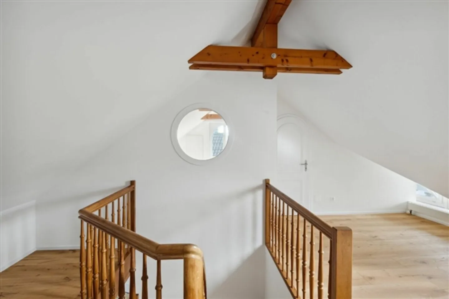 RÉNOVÉ ET BAIGNÉ DE LUMIÈRE - Photo 7 sur 11