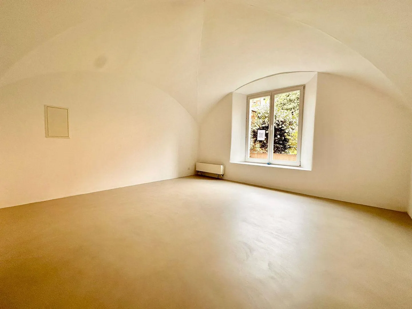 Charming commercial space in the heart of the Old Town of Locarno - Photo 3 of 30