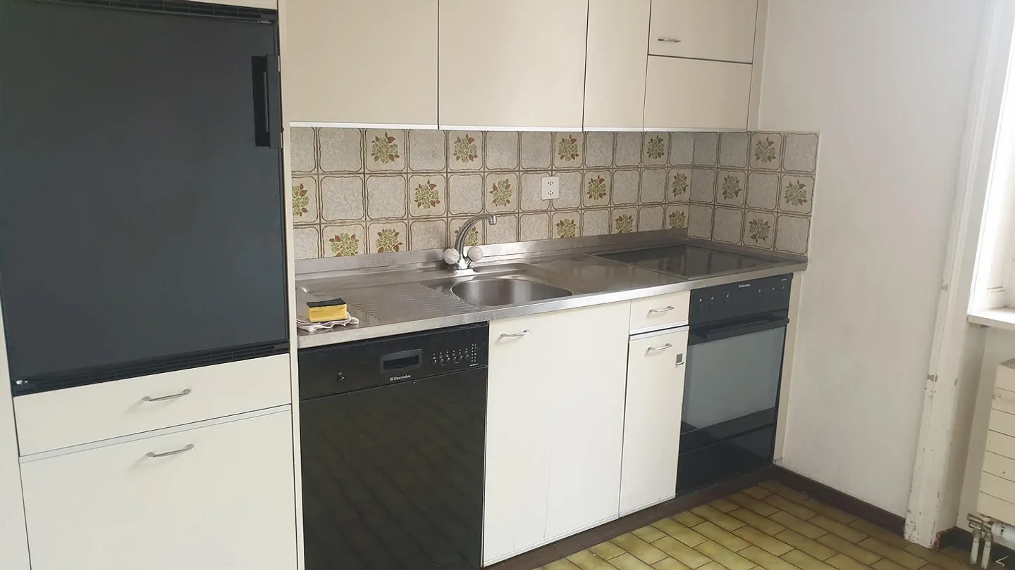 Appartement ancien de 3 pièces avec charme dans le quartier de Breite - Photo 2 sur 5