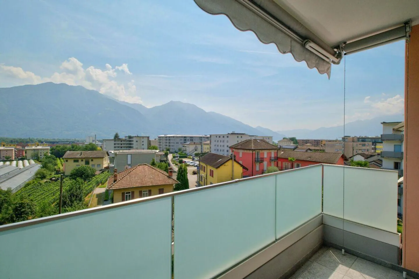 Appartement de vacances de 3,5 pièces bien entretenu au bord du lac Majeur à Tenero - Photo 19 sur 27