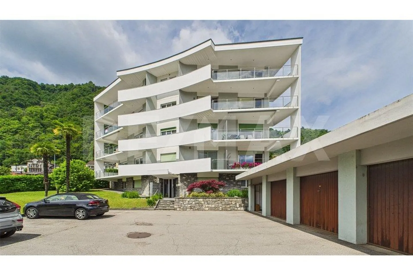 4½ Room Apartment: Central, Wonderful Terrace and Just Steps from the Lake! - Photo 2 of 10