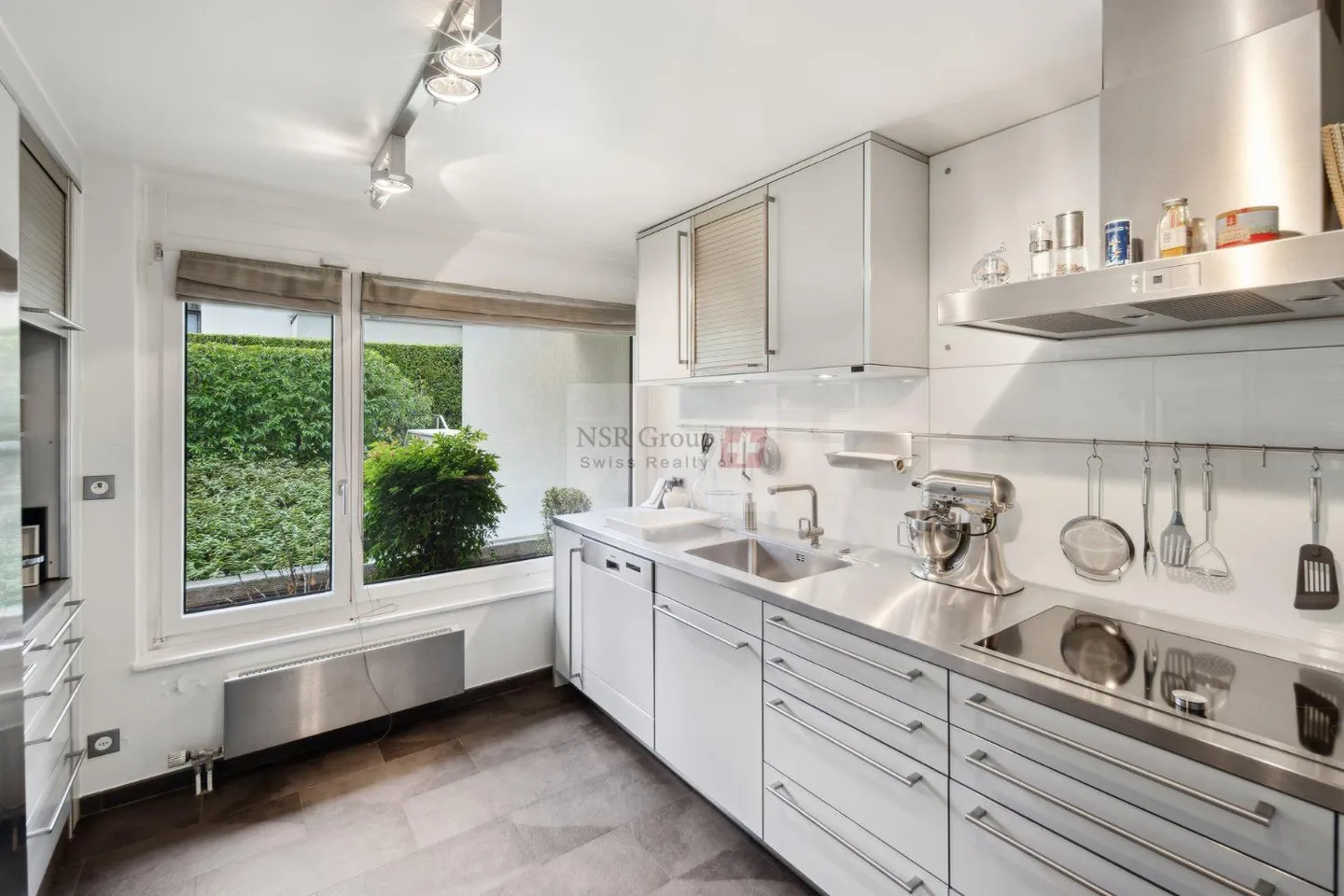 6-room apartment - Photo 3 of 5