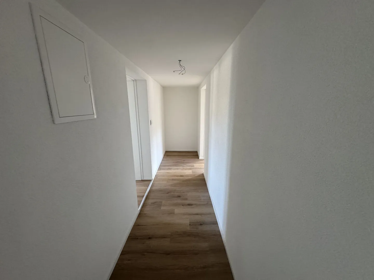 Appartamento luminoso e moderno di 3,5 stanze - Foto 3 di 6