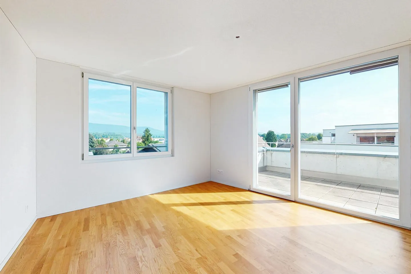 Top modern penthouse apartment with large terrace - Photo 3 of 11