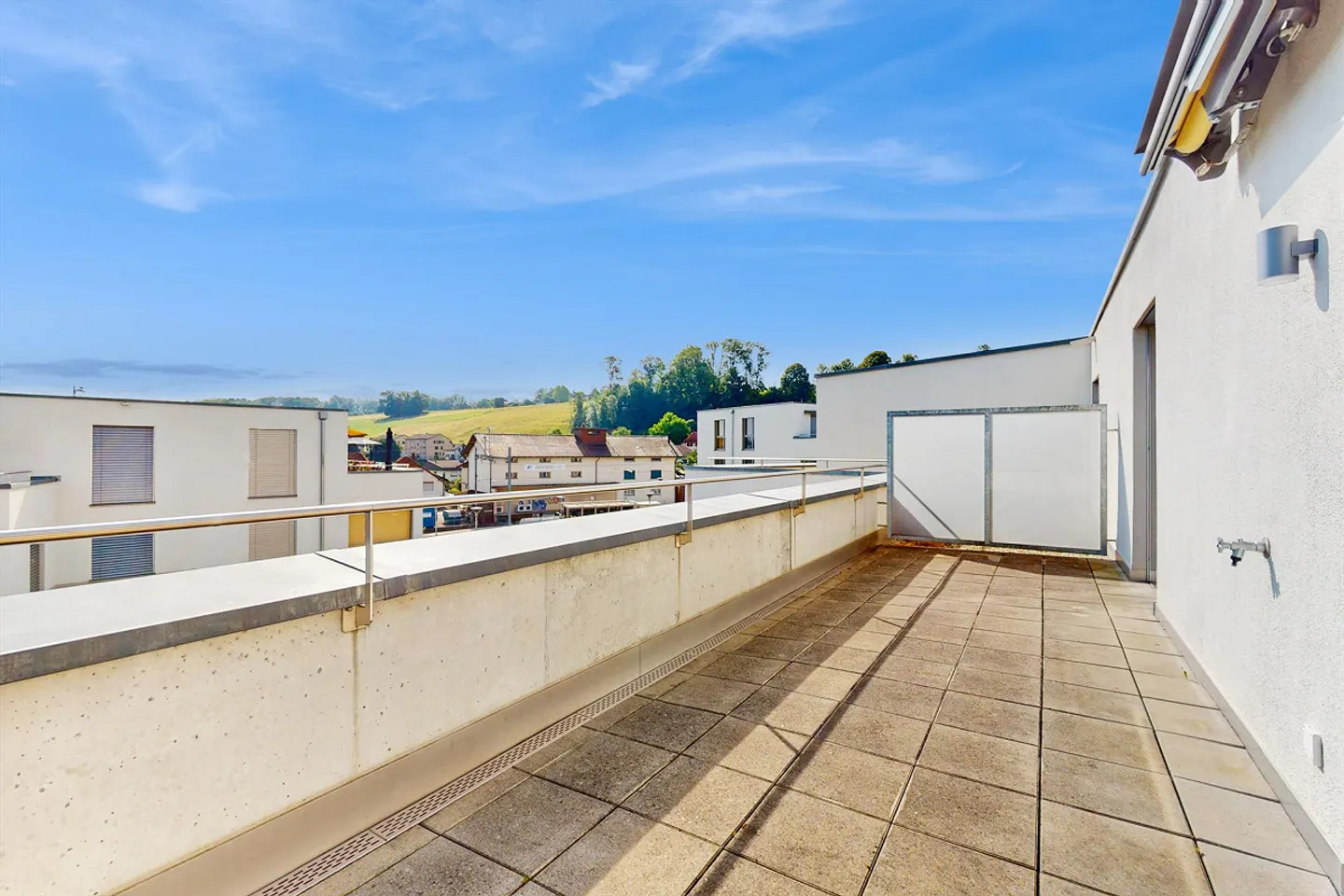 Top modern penthouse apartment with large terrace - Photo 11 of 11