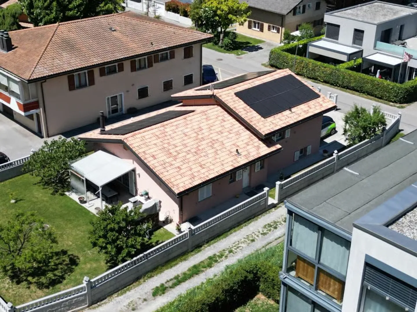 Very spacious individual villa of 5.5 rooms in Saxon with beautiful garden - Photo 13 of 13