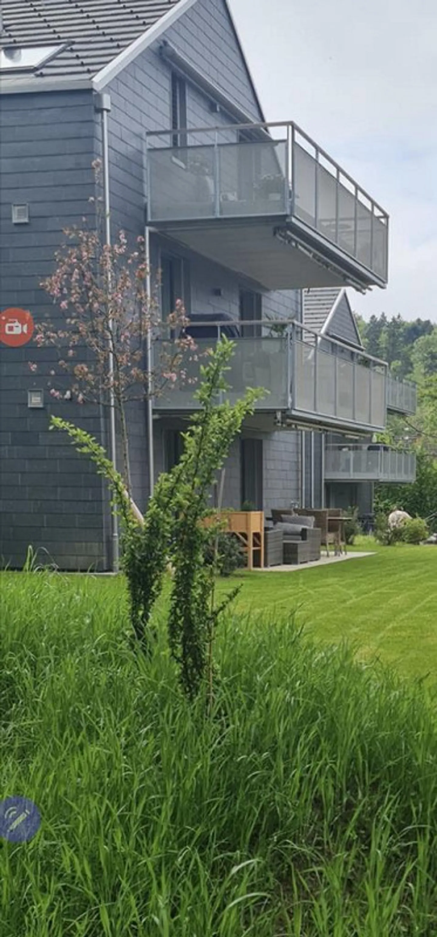 Vie Élevée dans un Quartier Privilégié - Photo 2 sur 12