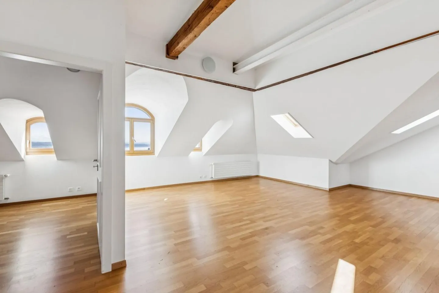 Rare opportunité d'investissement - Emplacement privilégié près de la gare - Photo 2 sur 9