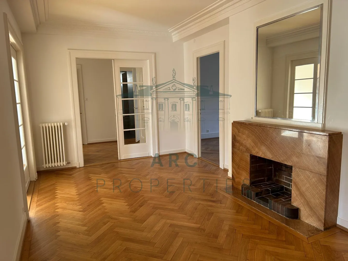 GENF - PRÄCHTIGE WOHNUNG MIT BALKON - Foto 2 von 3