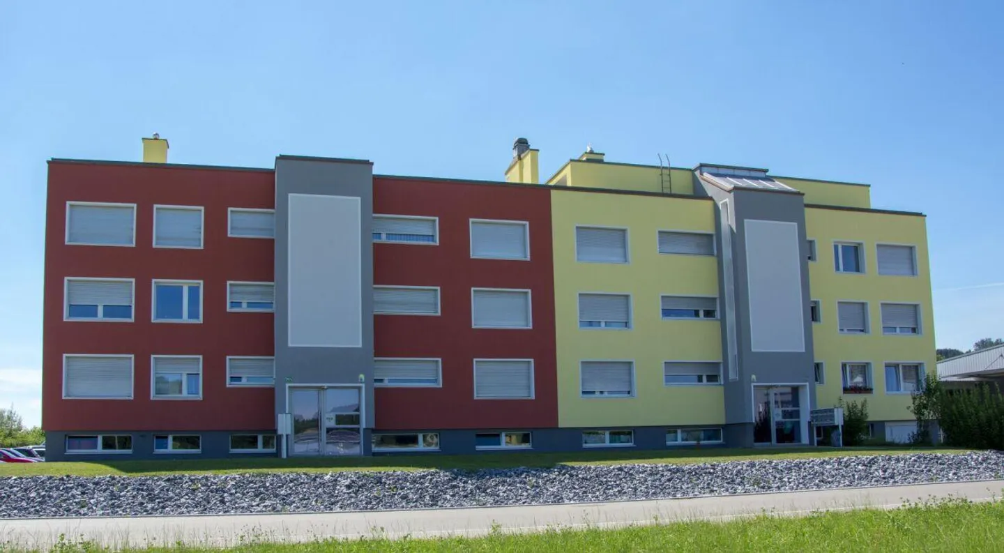 Practical 1.5-room apartment for singles and temporary residents - Photo 1 of 5