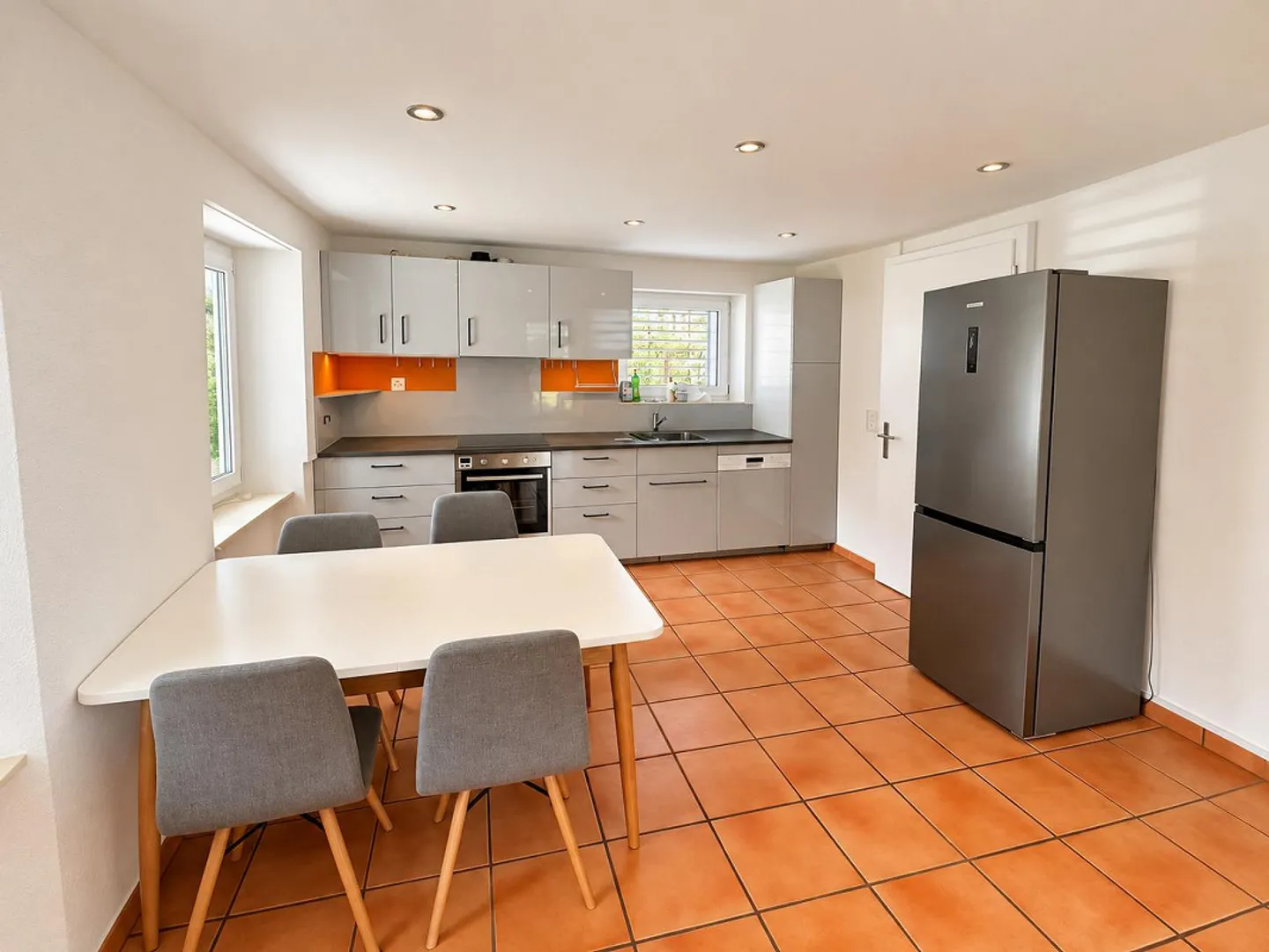 Petit, joli et rénové – 2,5 pièces avec piscine - Photo 1 sur 9
