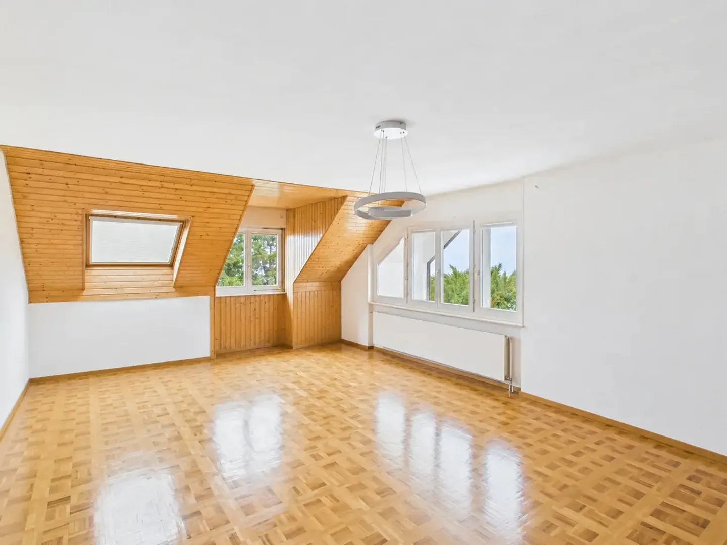 Charming Apartment with Lake View - Photo 3 of 10