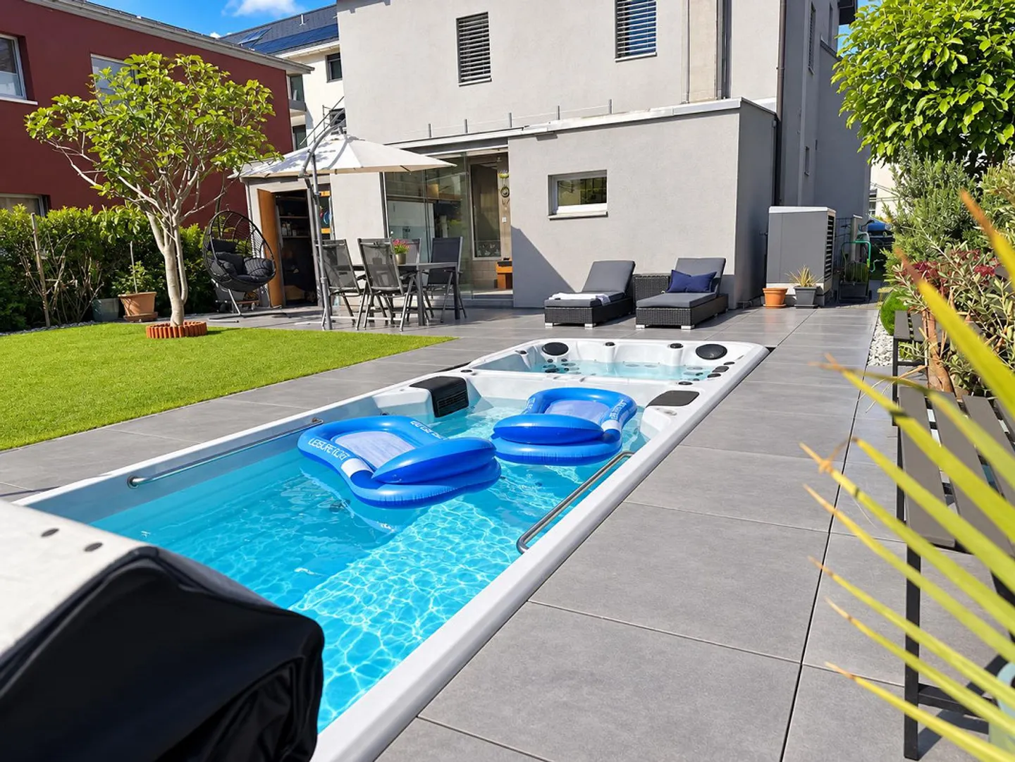 Petit, joli et rénové – 2,5 pièces avec piscine - Photo 5 sur 9