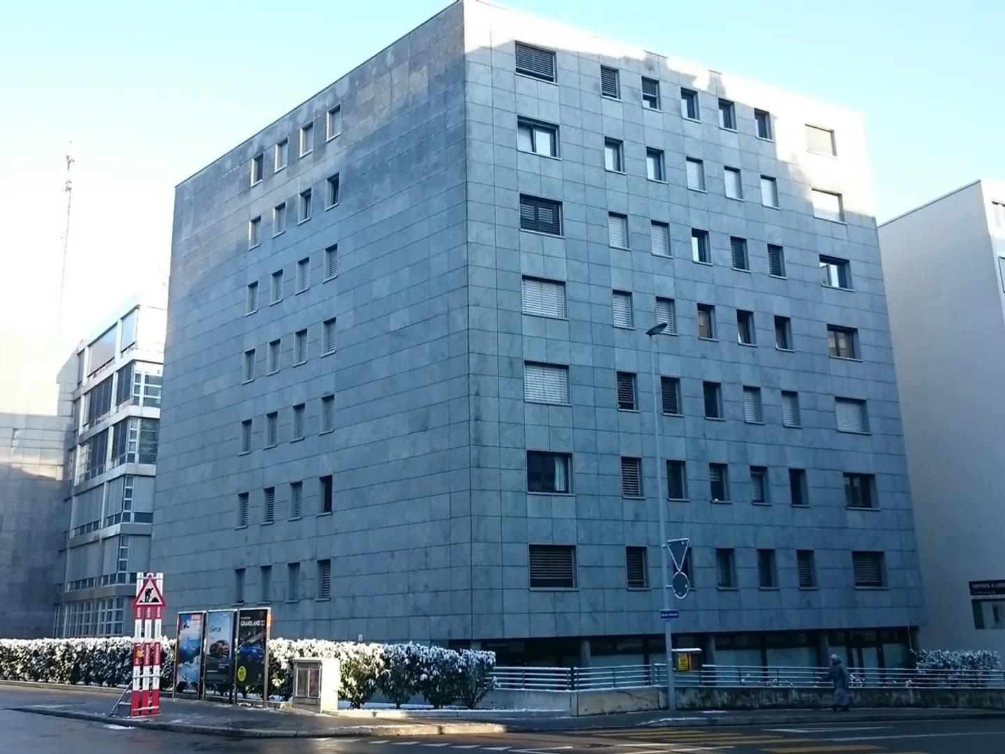 Charming Apartment with Open Kitchen - Photo 5 of 7