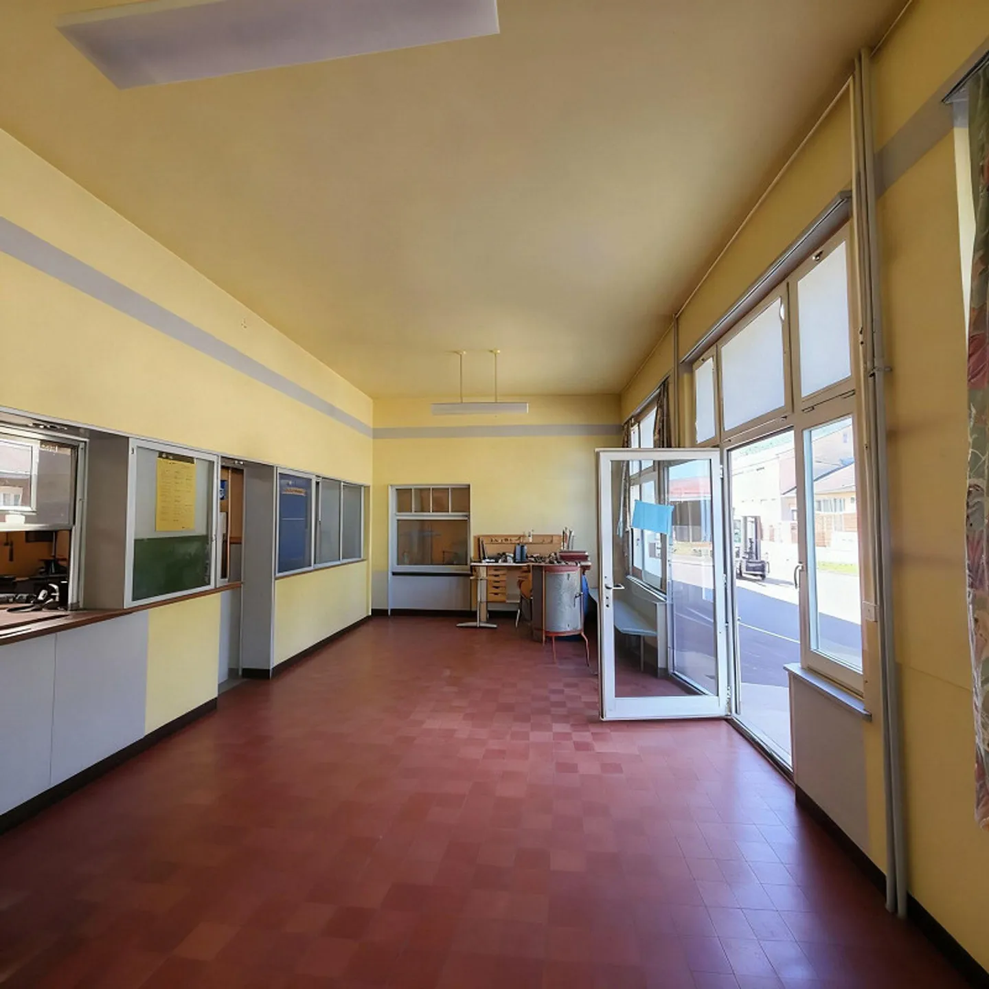 Gewerbe-, Bürofläche am Bahnhof Nieder- Oberurnen - Foto 7 von 8