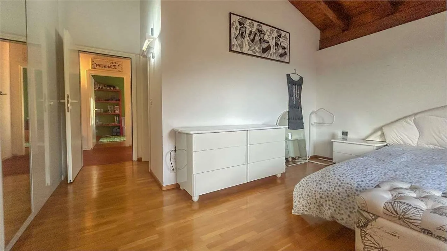 ELEGANT SINGLE VILLA WITH GARDEN IN A STRATEGIC AREA - Photo 9 of 10