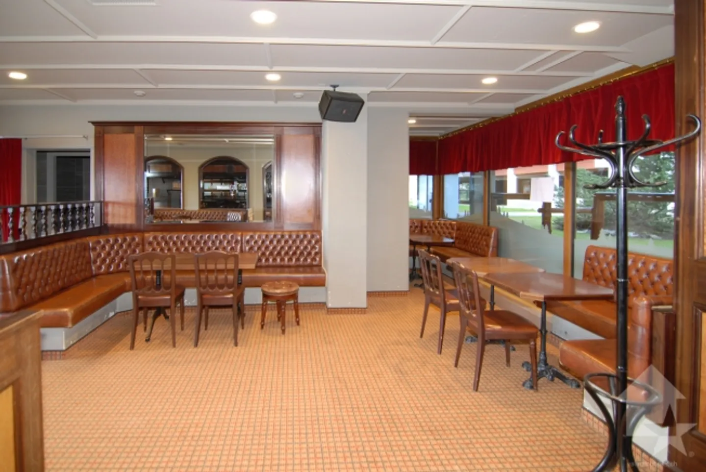 «Pub "Le Péché Mignon" à Thyon 2000 (Réaffectation possible)» - Photo 3 sur 20