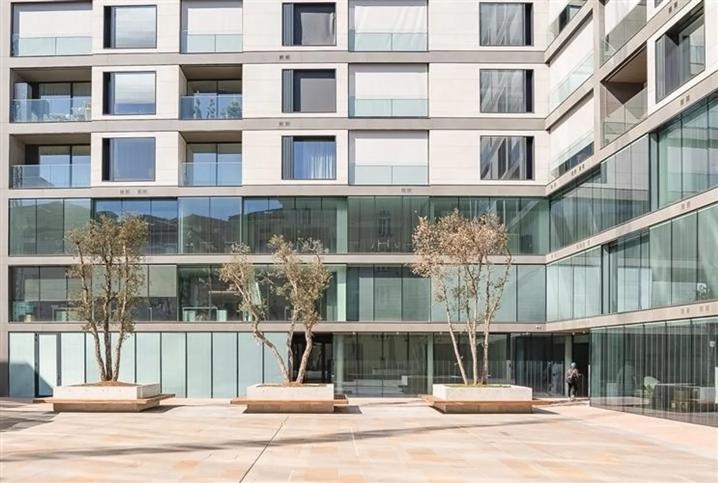 Großer, neu gebauter Verkaufsraum in Paradiso - Foto 1 von 5