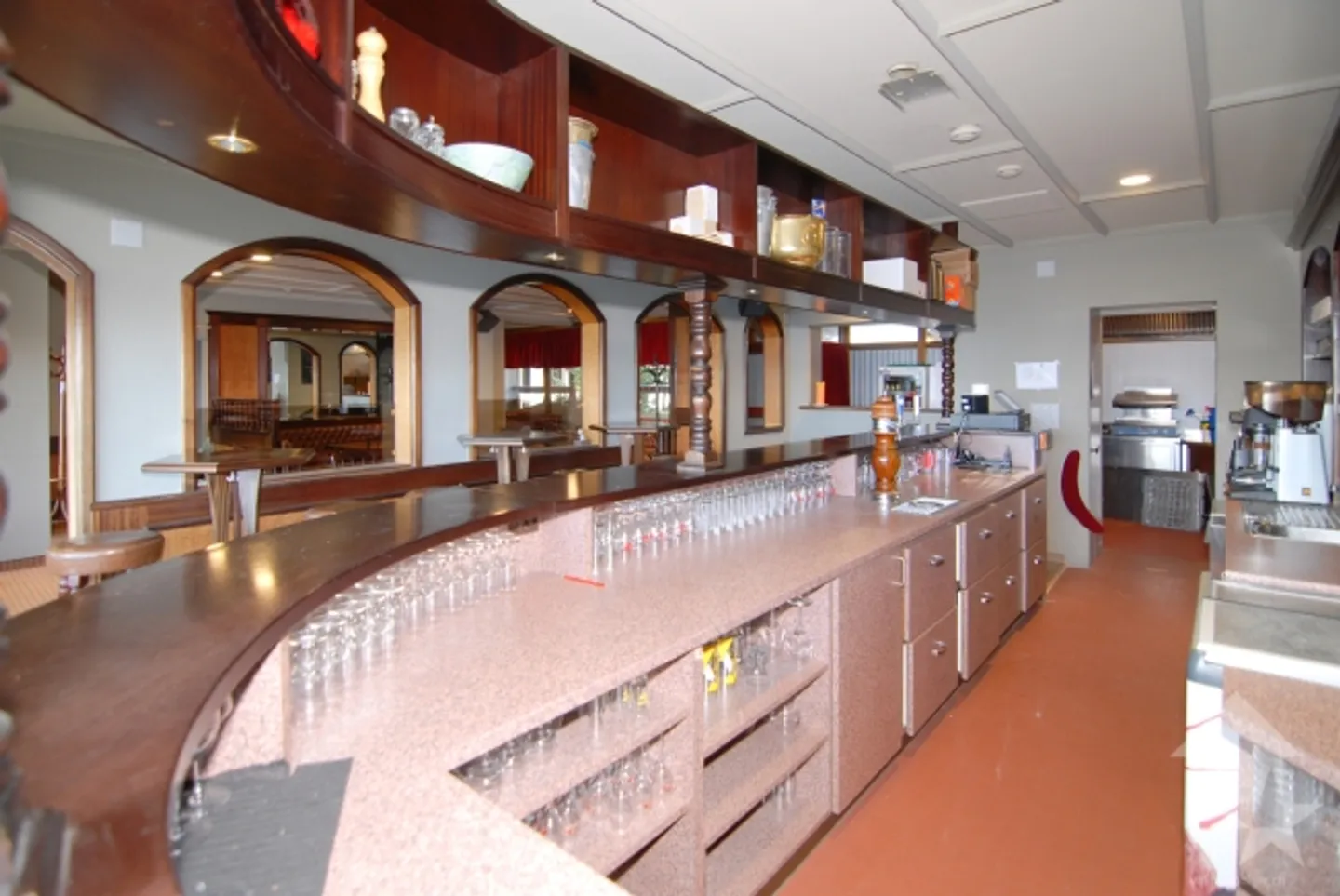 «Pub "Le Péché Mignon" à Thyon 2000 (Réaffectation possible)» - Photo 5 sur 20