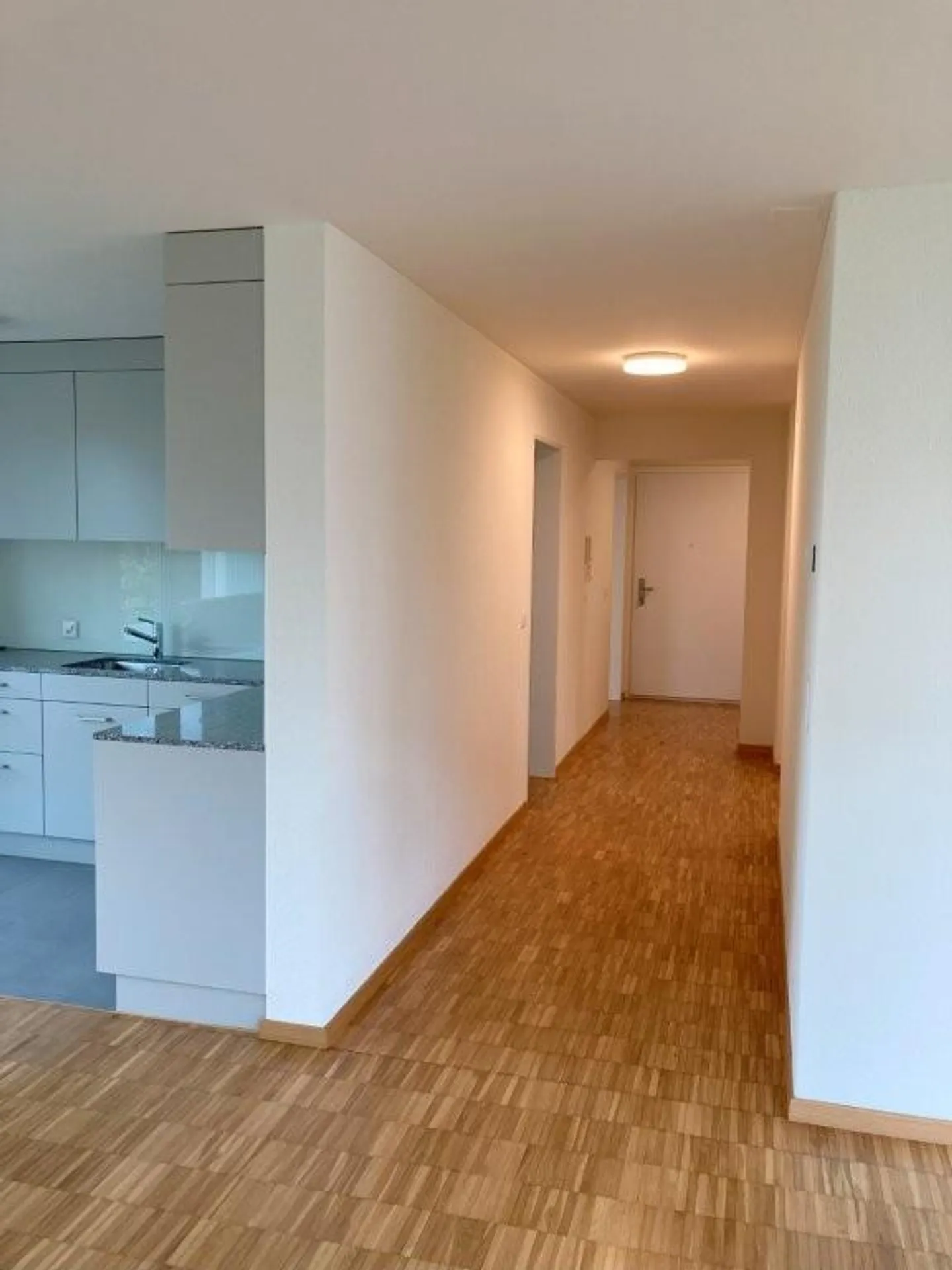 Appartamento ristrutturato con area giardino - Foto 4 di 7