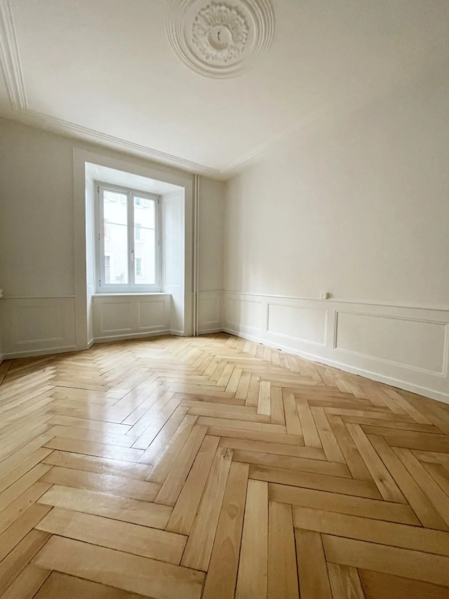 04876 - Appartement 3 pièces - Promenade 13 - La Chaux-de-Fonds - Photo 2 sur 5