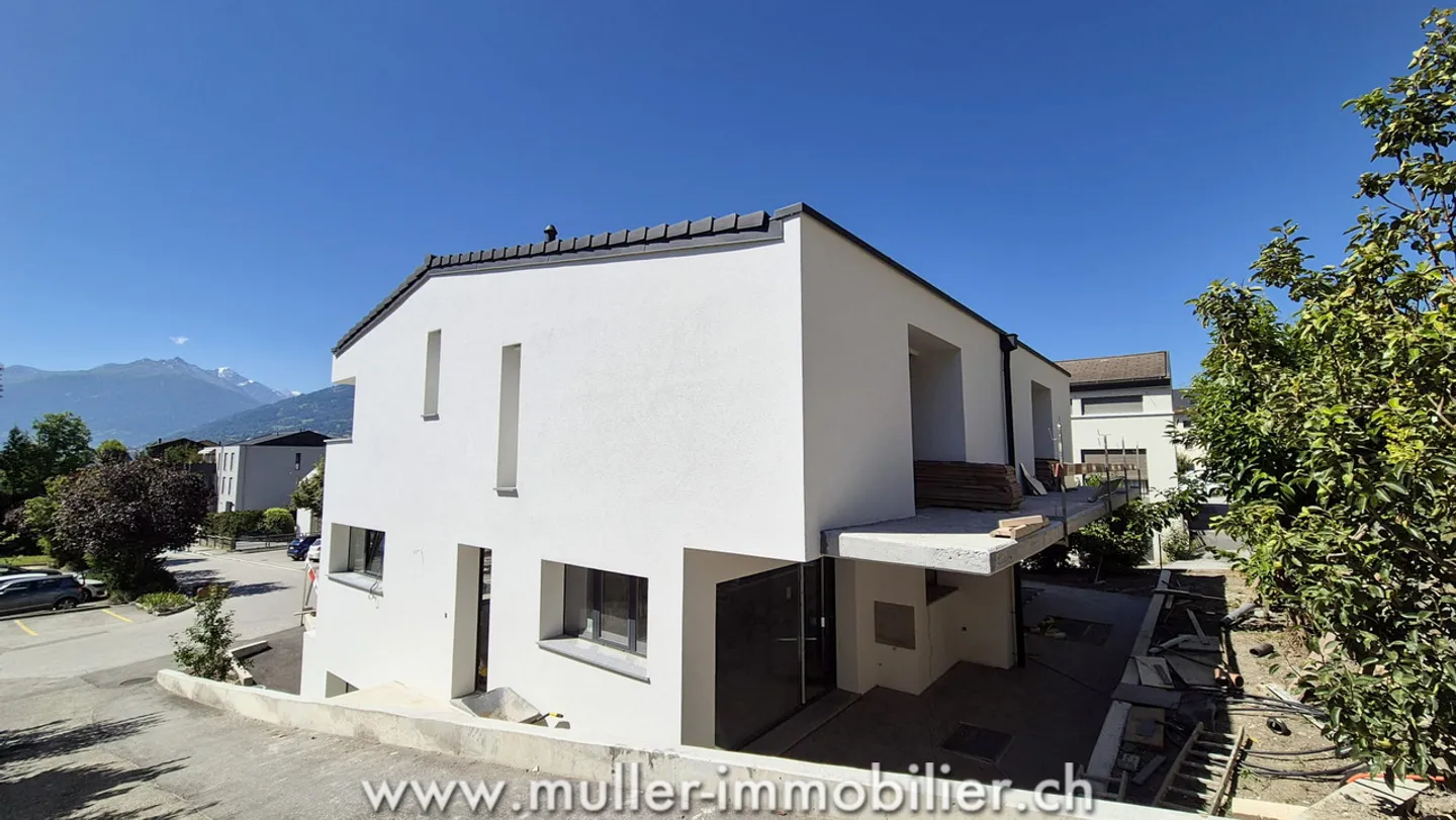 Grande casa bifamiliare in costruzione vicino a Sion a Grimisuat - Foto 2 di 10
