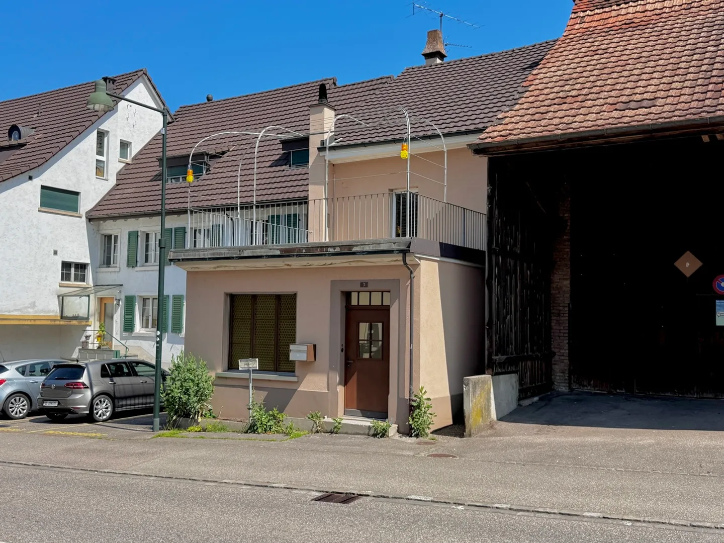Totalsaniertes Einfamilienhaus mit Charme im Herzen von Ettingen - Foto 1 von 12