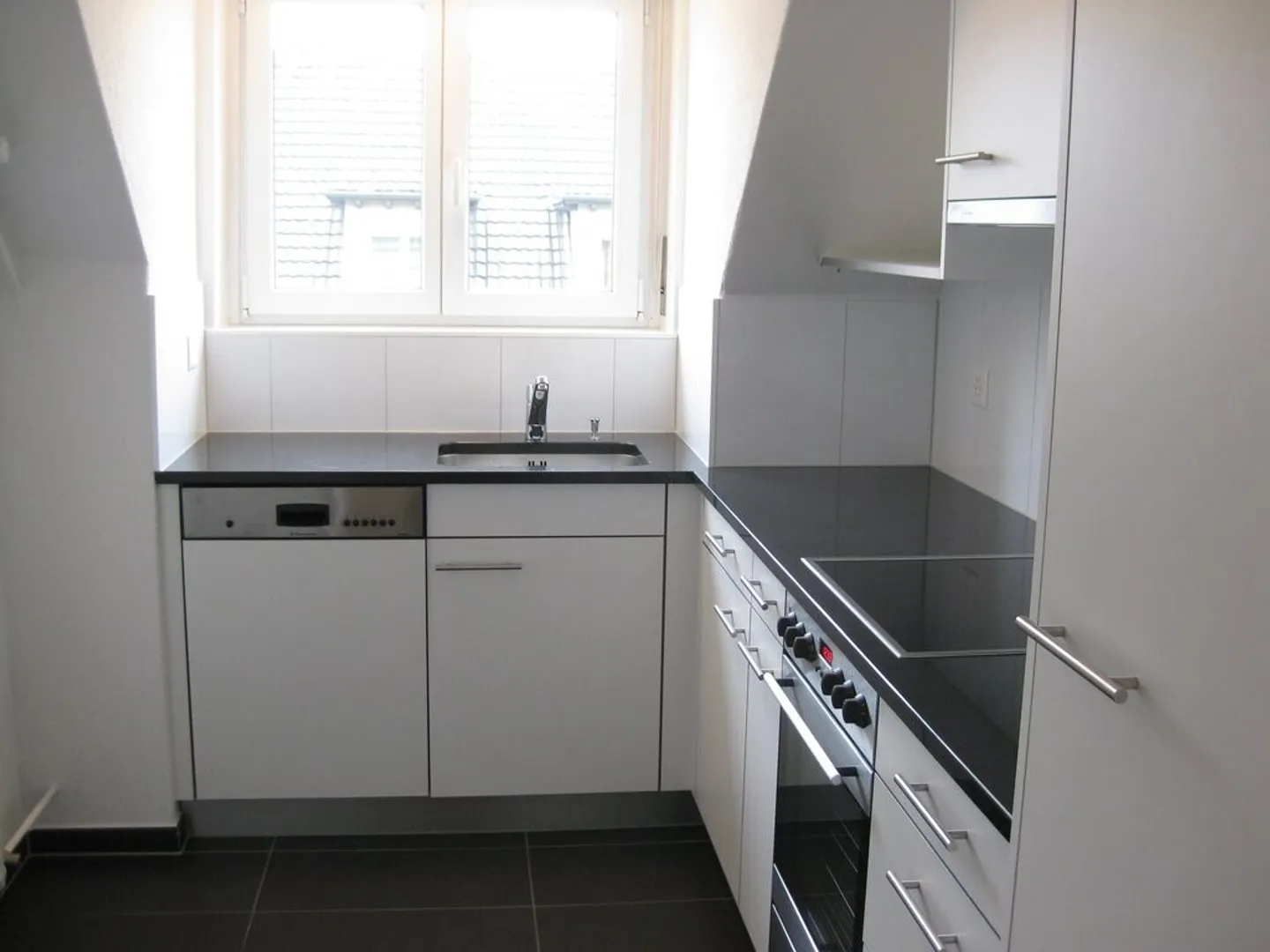 Apartment for rent - Photo 4 of 6