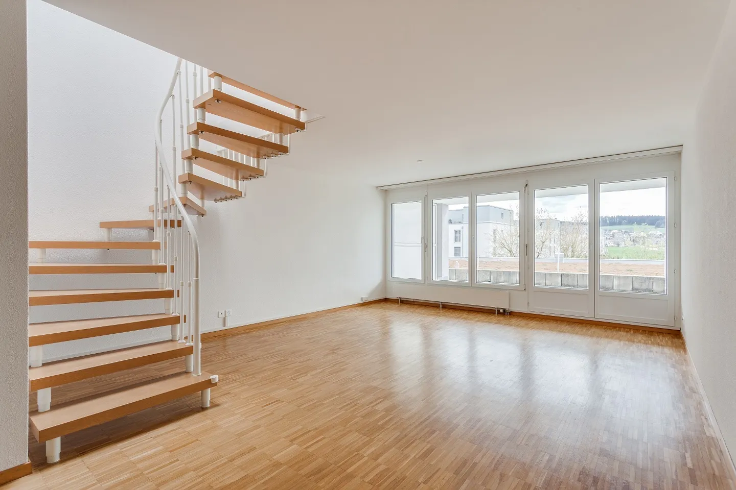 Appartement en duplex lumineux à louer - Photo 2 sur 10