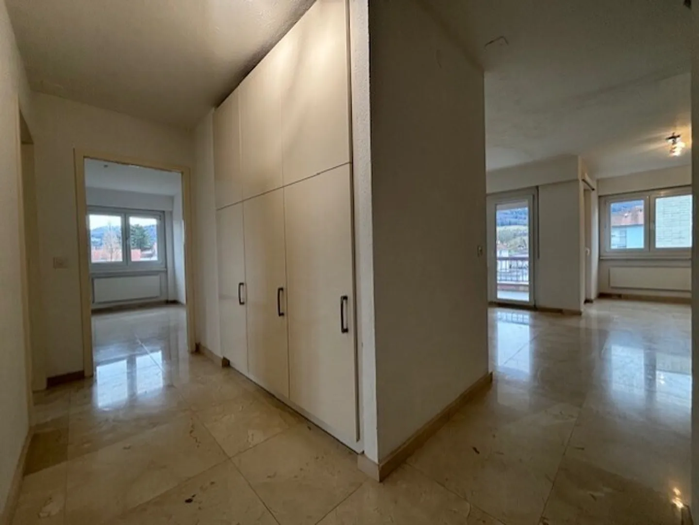 Appartement lumineux 4,5 pièces - Photo 4 sur 11