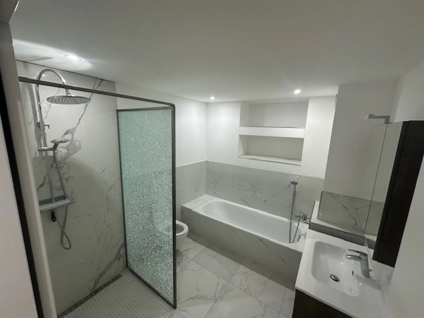 Locaux commerciaux flexibles et modernes, nouvelle construction - Photo 10 sur 10