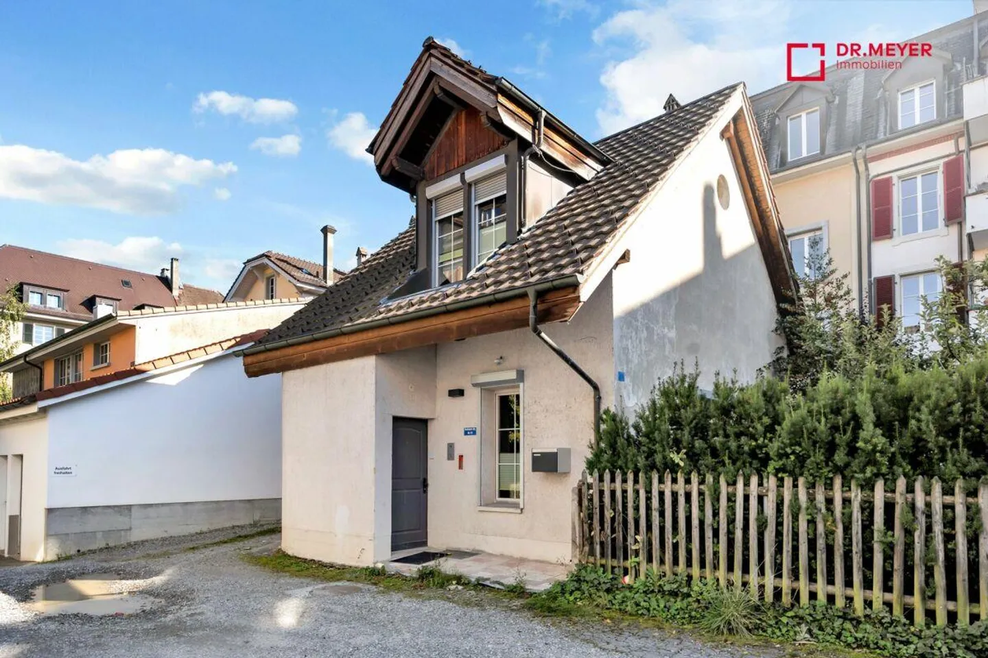 Freistehendes 3.5-Zimmer-Einfamilienhaus mit Sitzplatz im Breitenra... - Foto 1 di 12