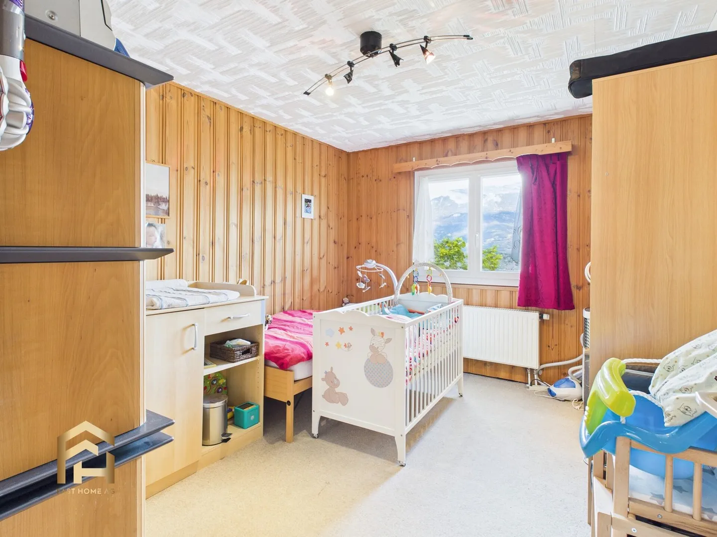 Einfamilienhaus mit viel Platz an ruhiger Lage in Pravidondaz - Photo 4 sur 13
