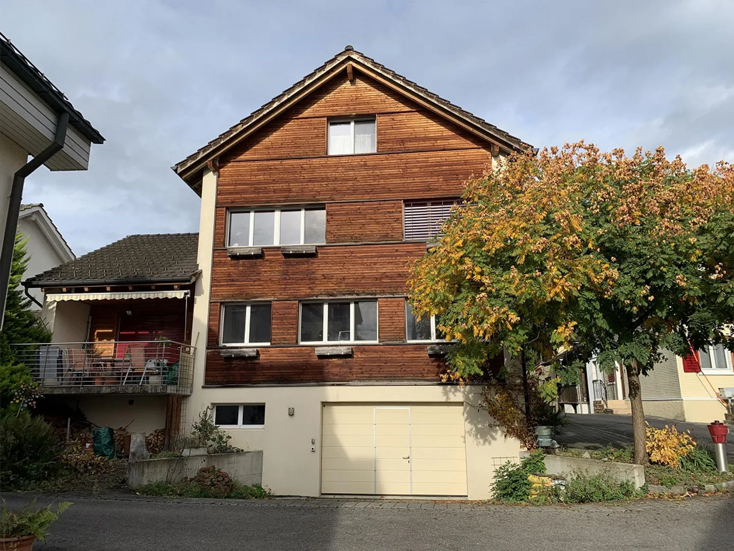 Casa unifamiliare elegante - energeticamente efficiente e situata in una zona a bassa circolazione - Foto 1 di 9