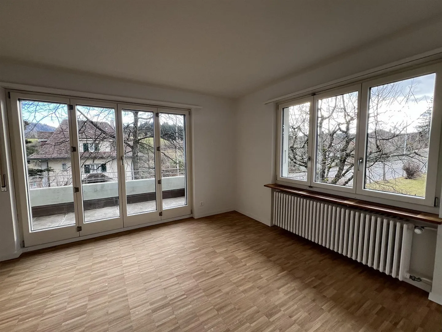 Appartement rénové de 4 pièces avec charme à Köniz - Photo 2 sur 18