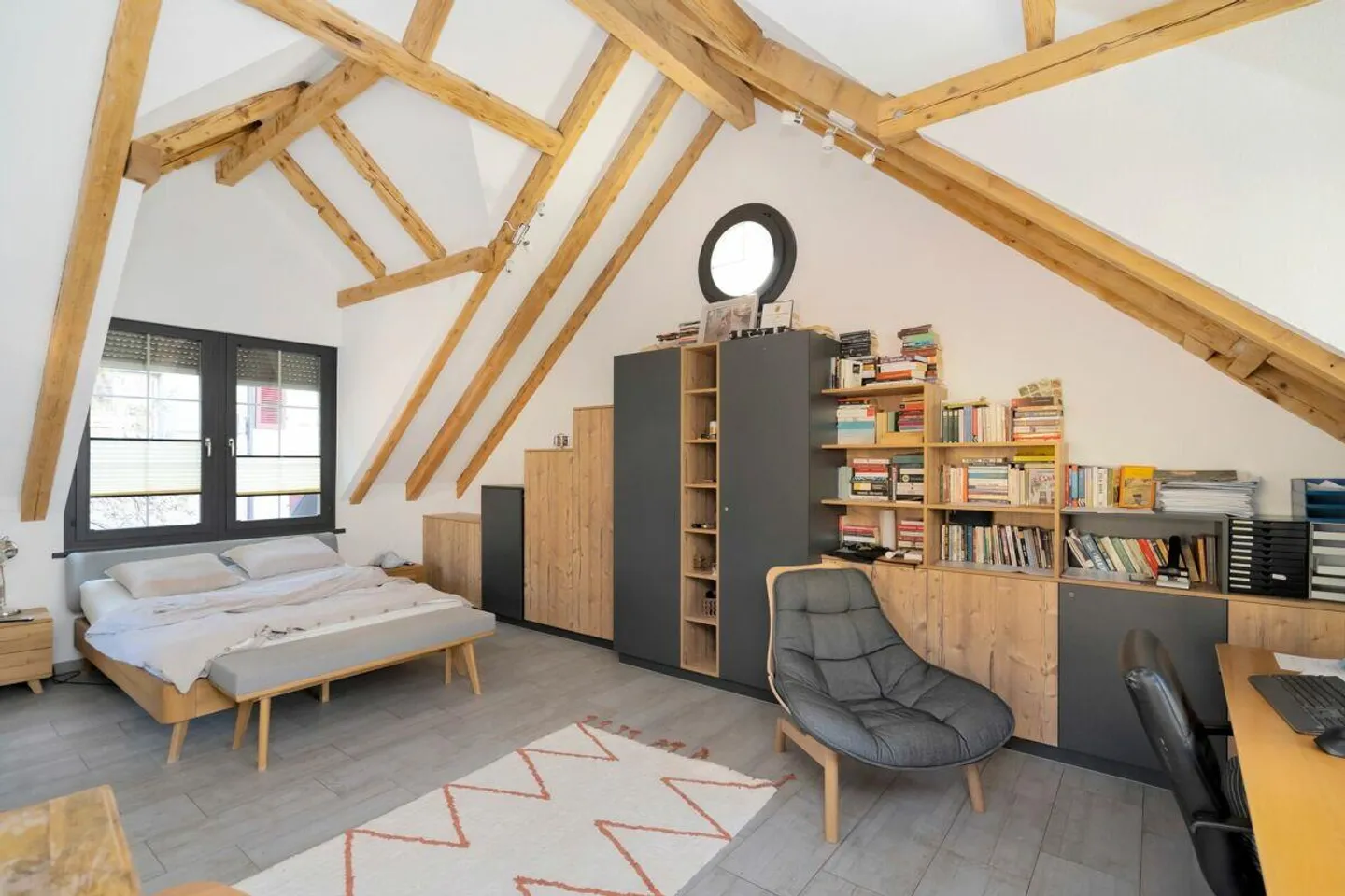Freistehendes 3.5-Zimmer-Einfamilienhaus mit Sitzplatz im Breitenra... - Foto 7 di 12