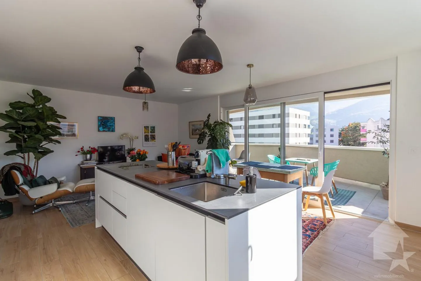 3.5-room apartment with 17 m2 balcony and unobstructed view - Photo 1 of 19