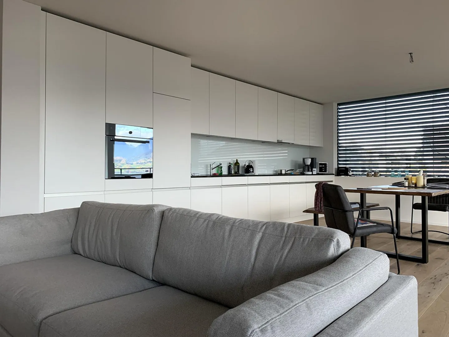 Fantastic 2.5-room apartment with a view - Photo 5 of 5