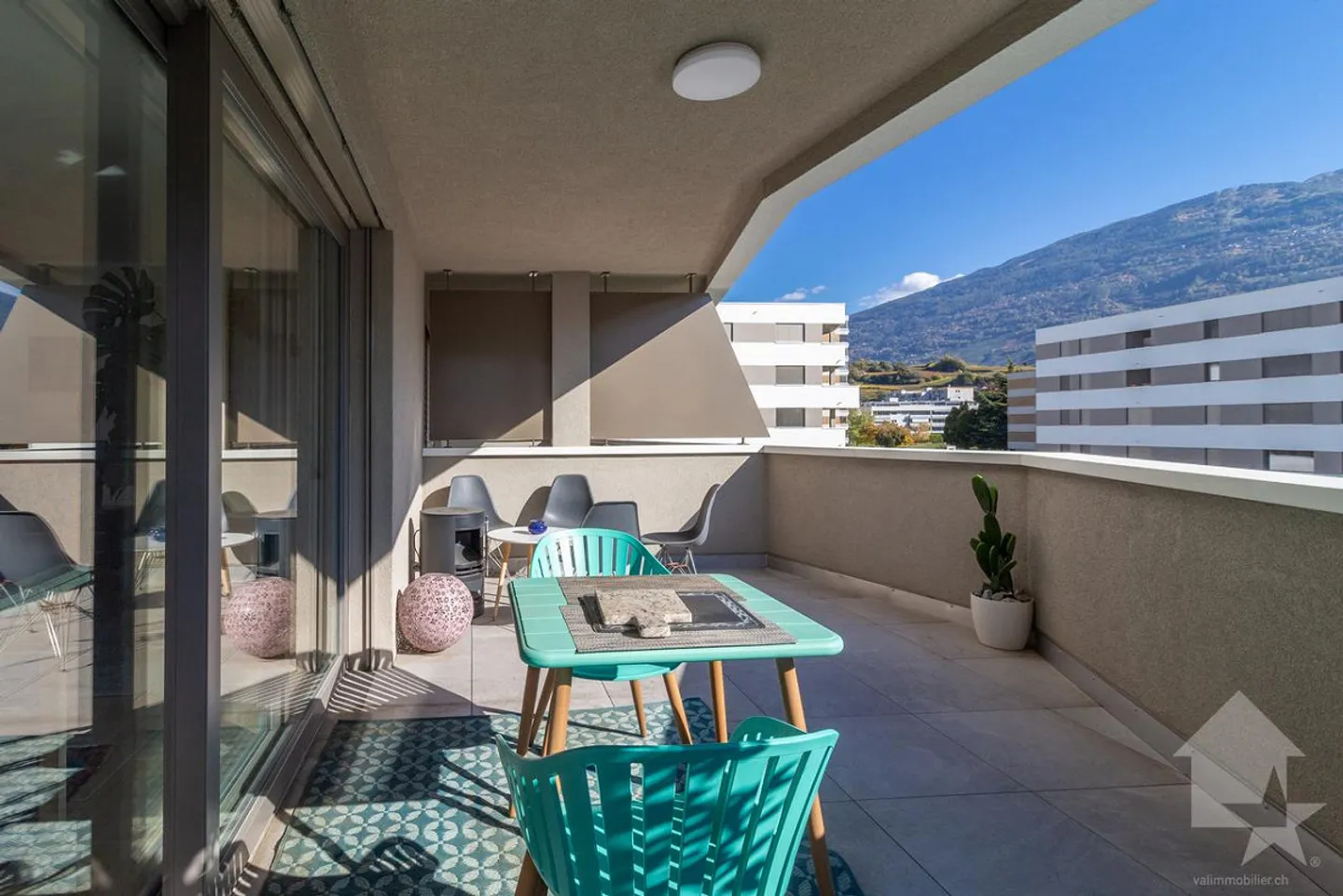 3.5-room apartment with 17 m2 balcony and unobstructed view - Photo 3 of 19