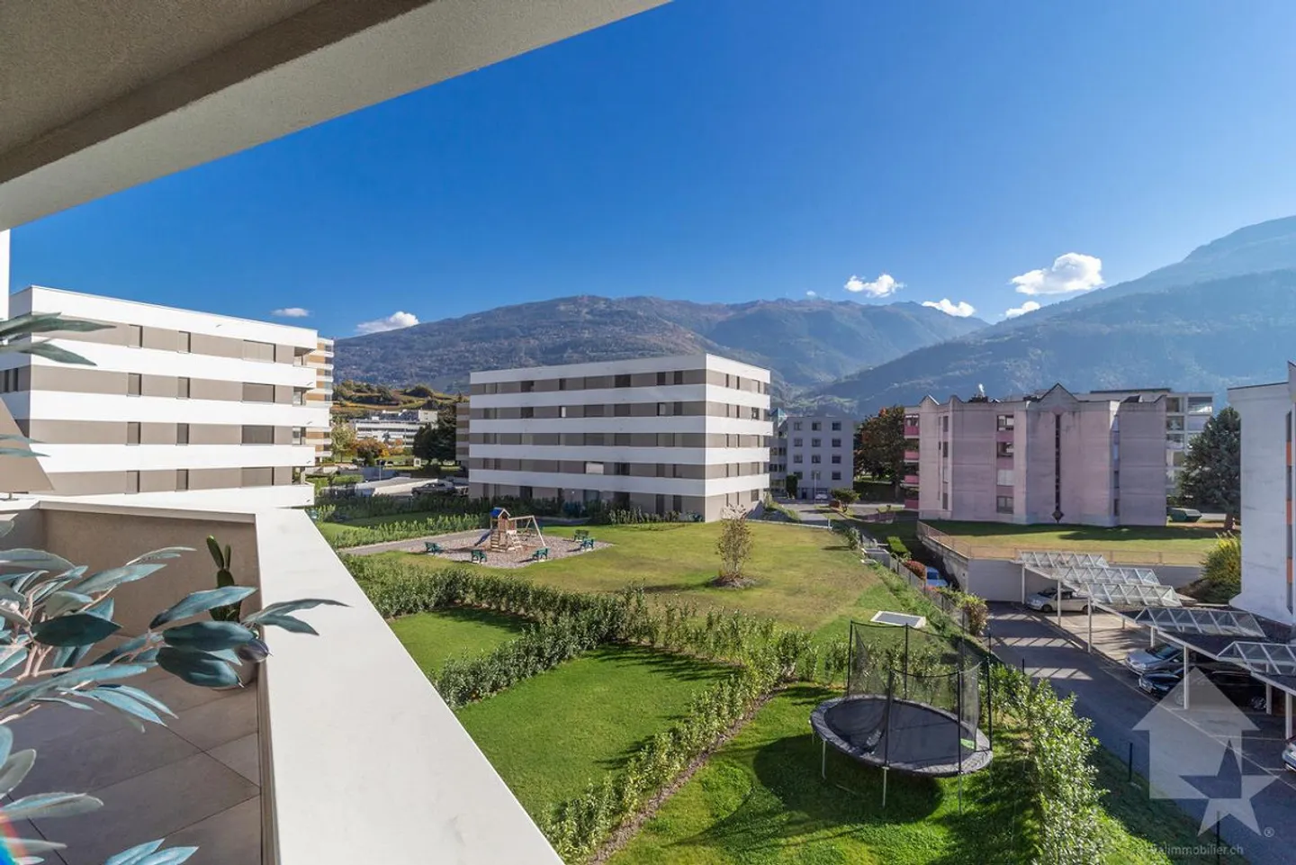 3.5-room apartment with 17 m2 balcony and unobstructed view - Photo 4 of 19