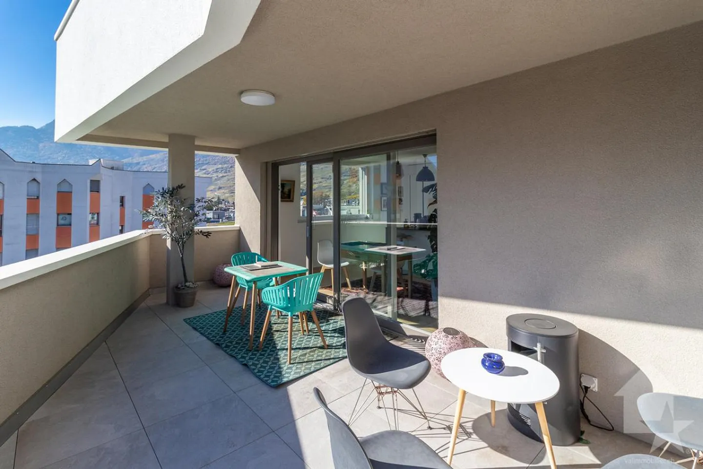 3.5-room apartment with 17 m2 balcony and unobstructed view - Photo 5 of 19