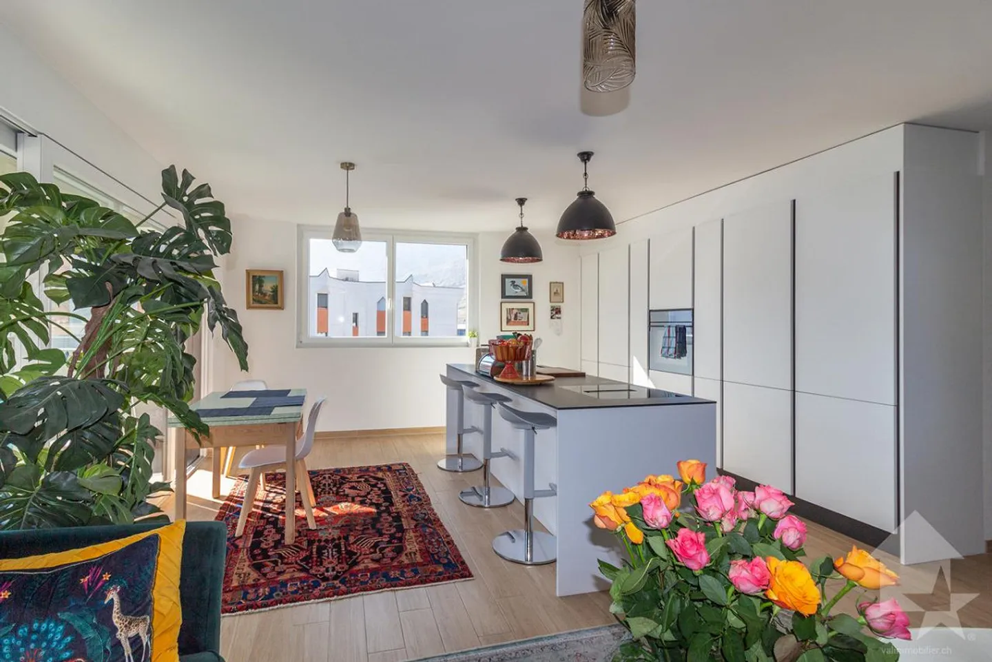 3.5-room apartment with 17 m2 balcony and unobstructed view - Photo 6 of 19