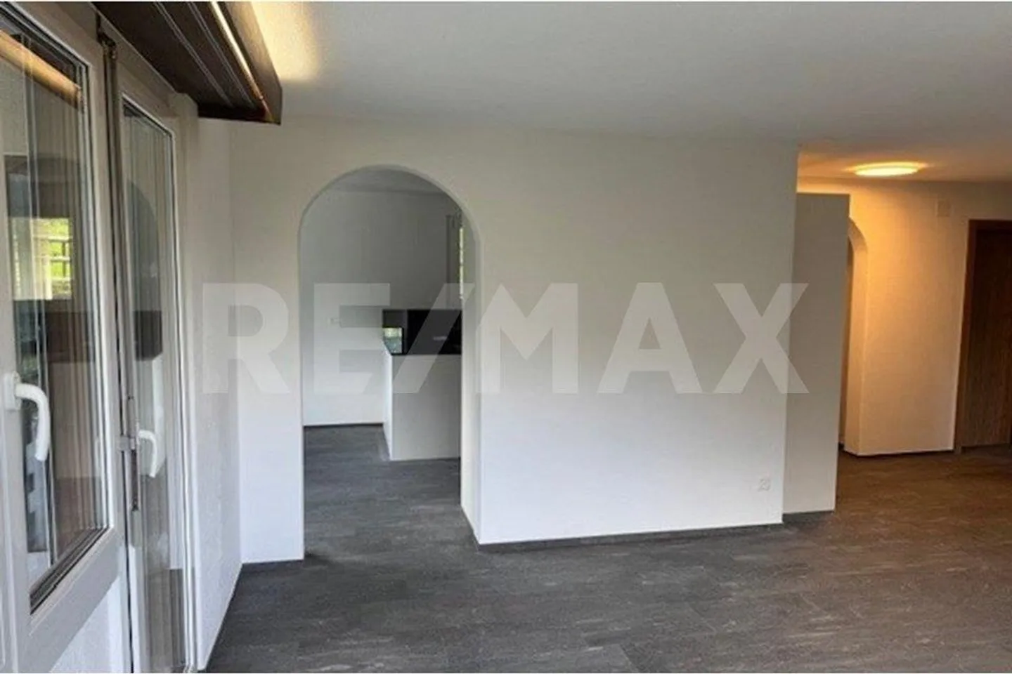 3 Room Apartment with Great View - Photo 5 of 9